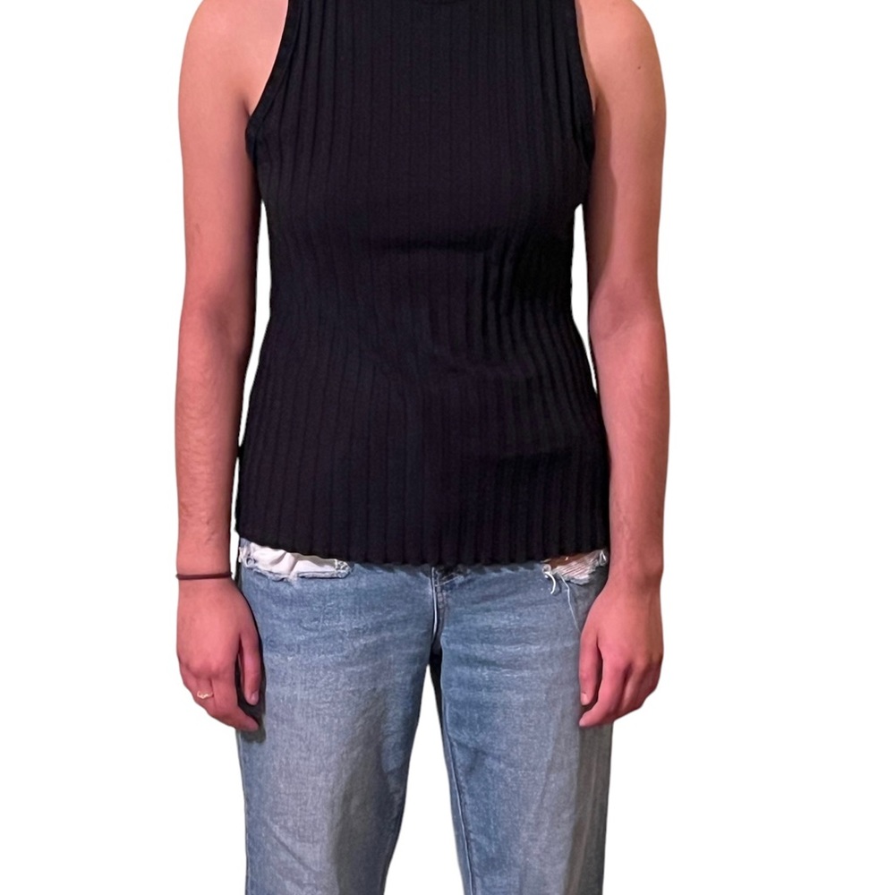 Black sleeveless top ribbed, like new